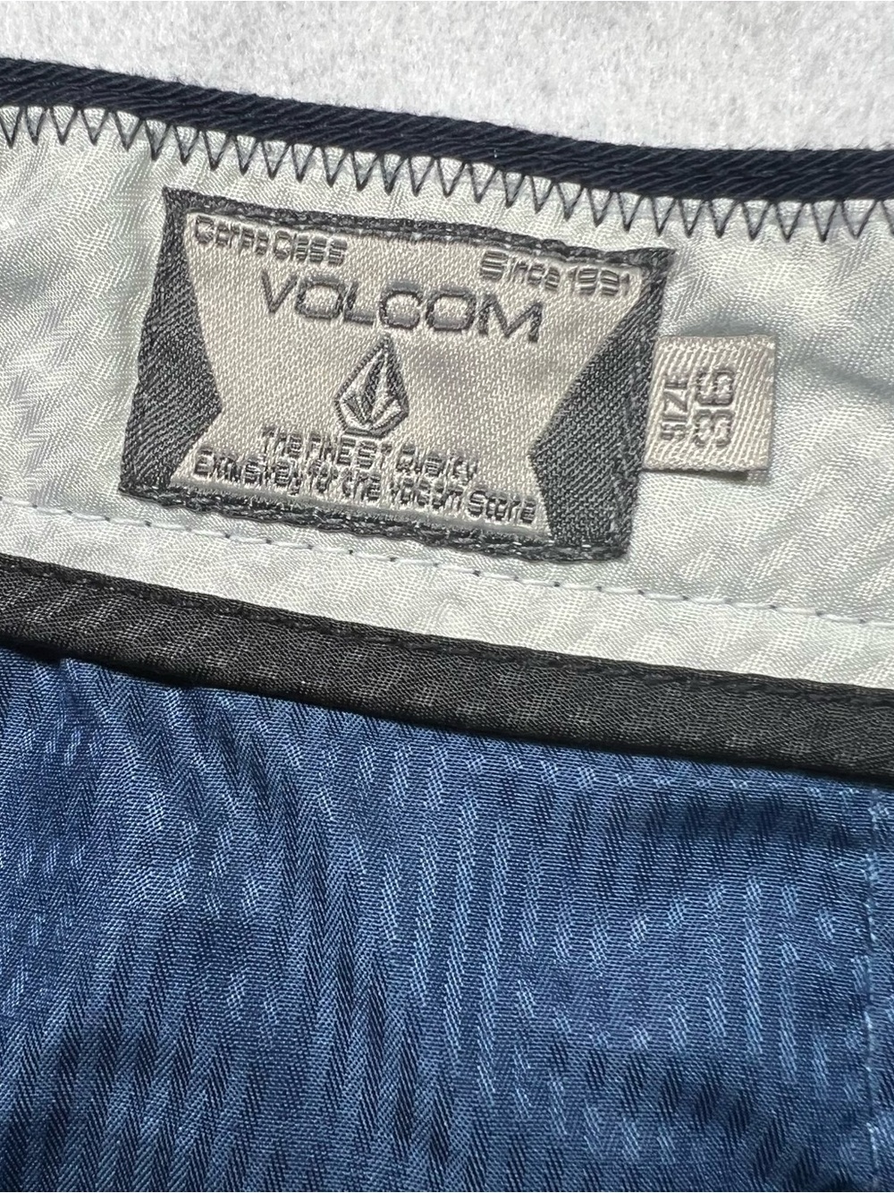 Volcom Men's Navy Flat Front Shorts (0078) - Picture 2 of 6